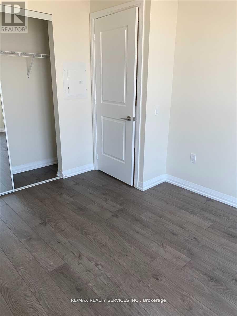 1812 - 35 Watergarden Drive, Mississauga, Ontario  L5R 0G8 - Photo 9 - W12948952