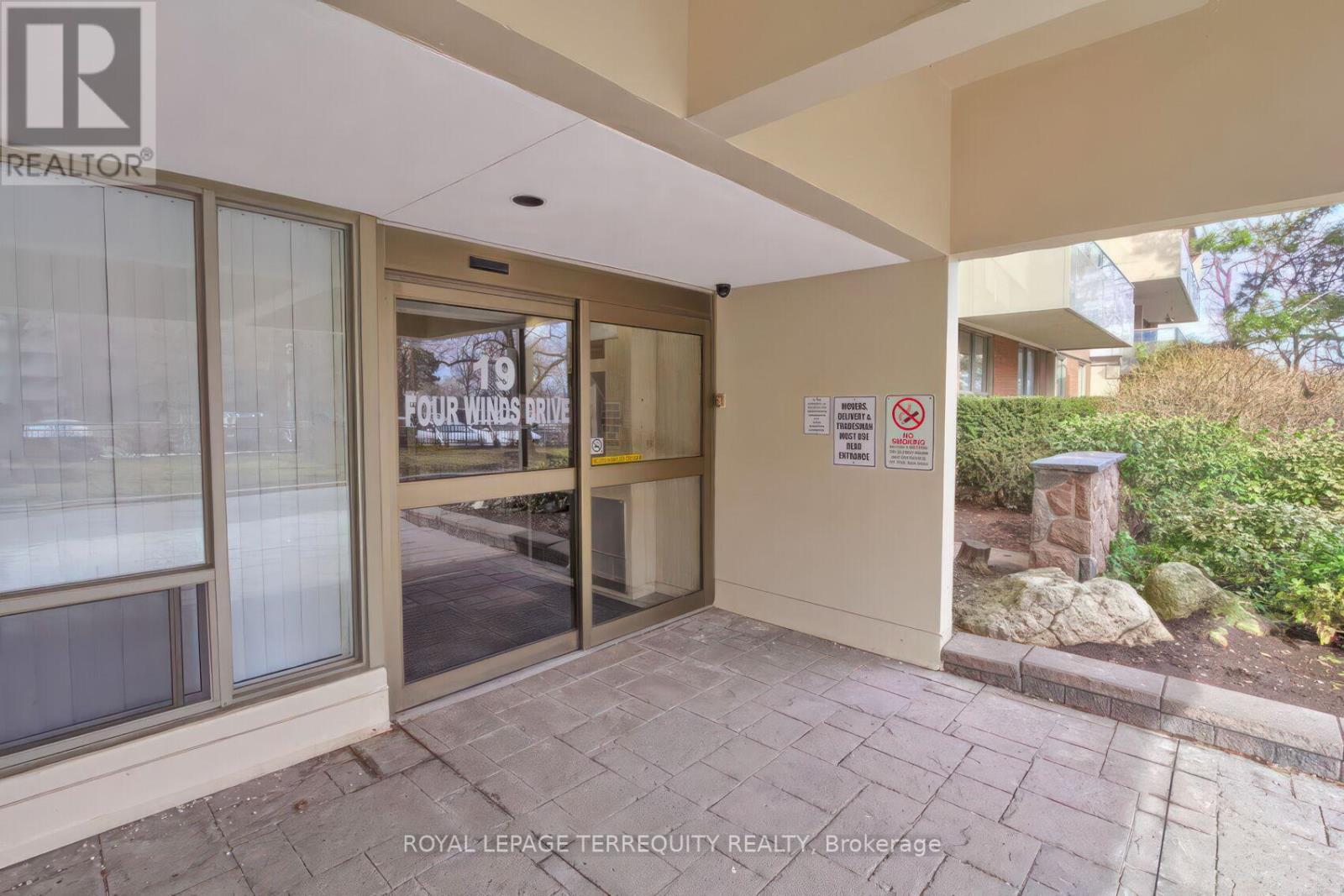 802 - 19 Four Winds Drive, Toronto, Ontario  M3J 2S9 - Photo 24 - W12948964