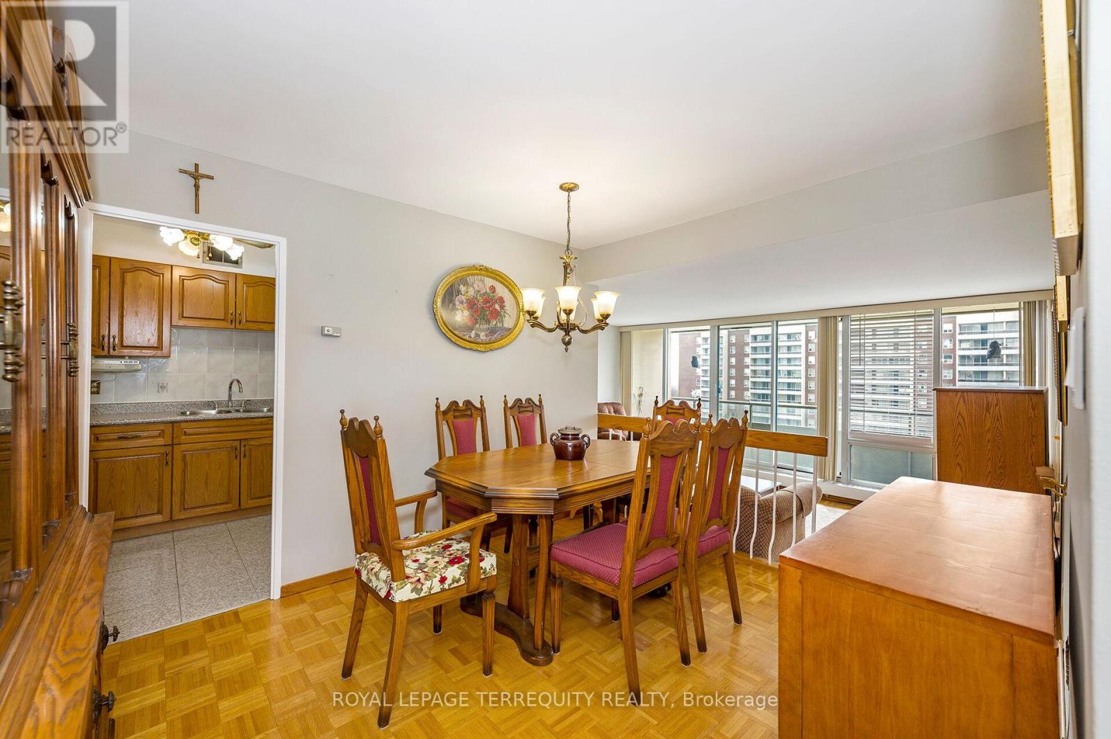 802 - 19 Four Winds Drive, Toronto, Ontario  M3J 2S9 - Photo 5 - W12948964