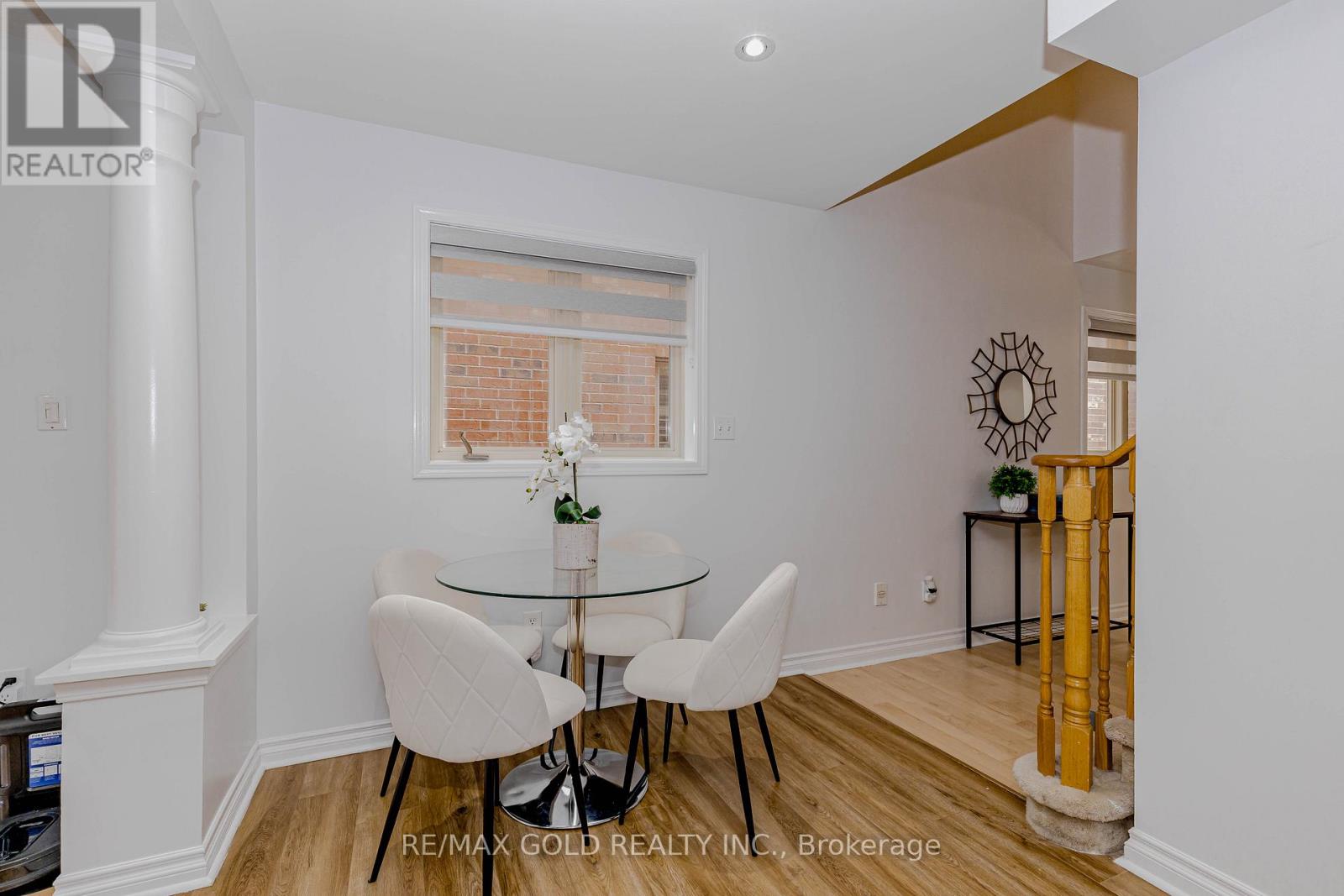 1105 Meadowgrove Court, Mississauga, Ontario  L5W 1J2 - Photo 10 - W12949012