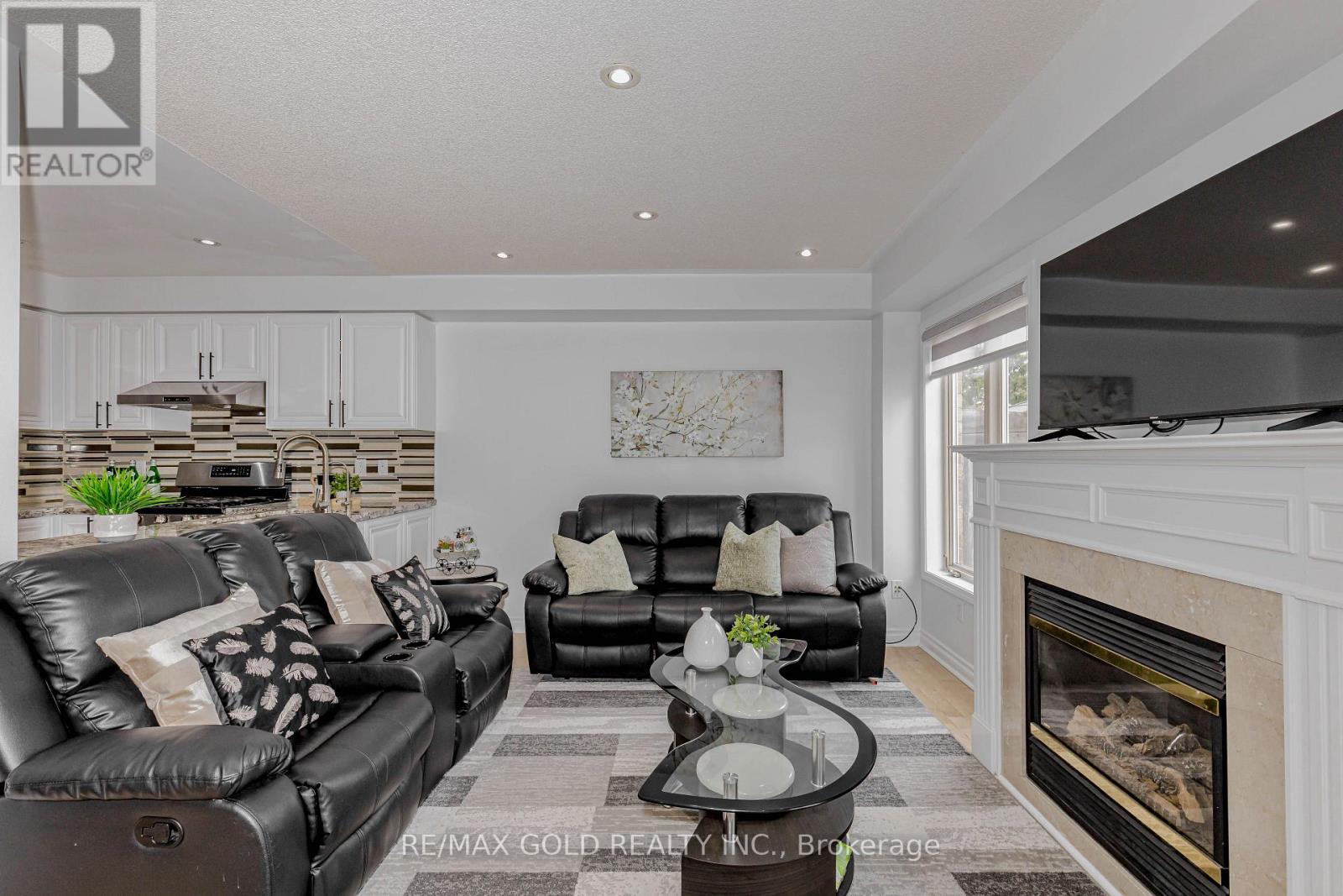 1105 Meadowgrove Court, Mississauga, Ontario  L5W 1J2 - Photo 16 - W12949012