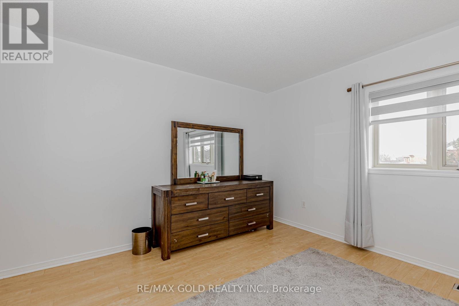 1105 Meadowgrove Court, Mississauga, Ontario  L5W 1J2 - Photo 22 - W12949012