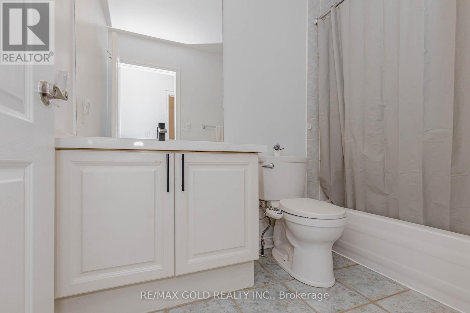 1105 Meadowgrove Court, Mississauga, Ontario  L5W 1J2 - Photo 26 - W12949012