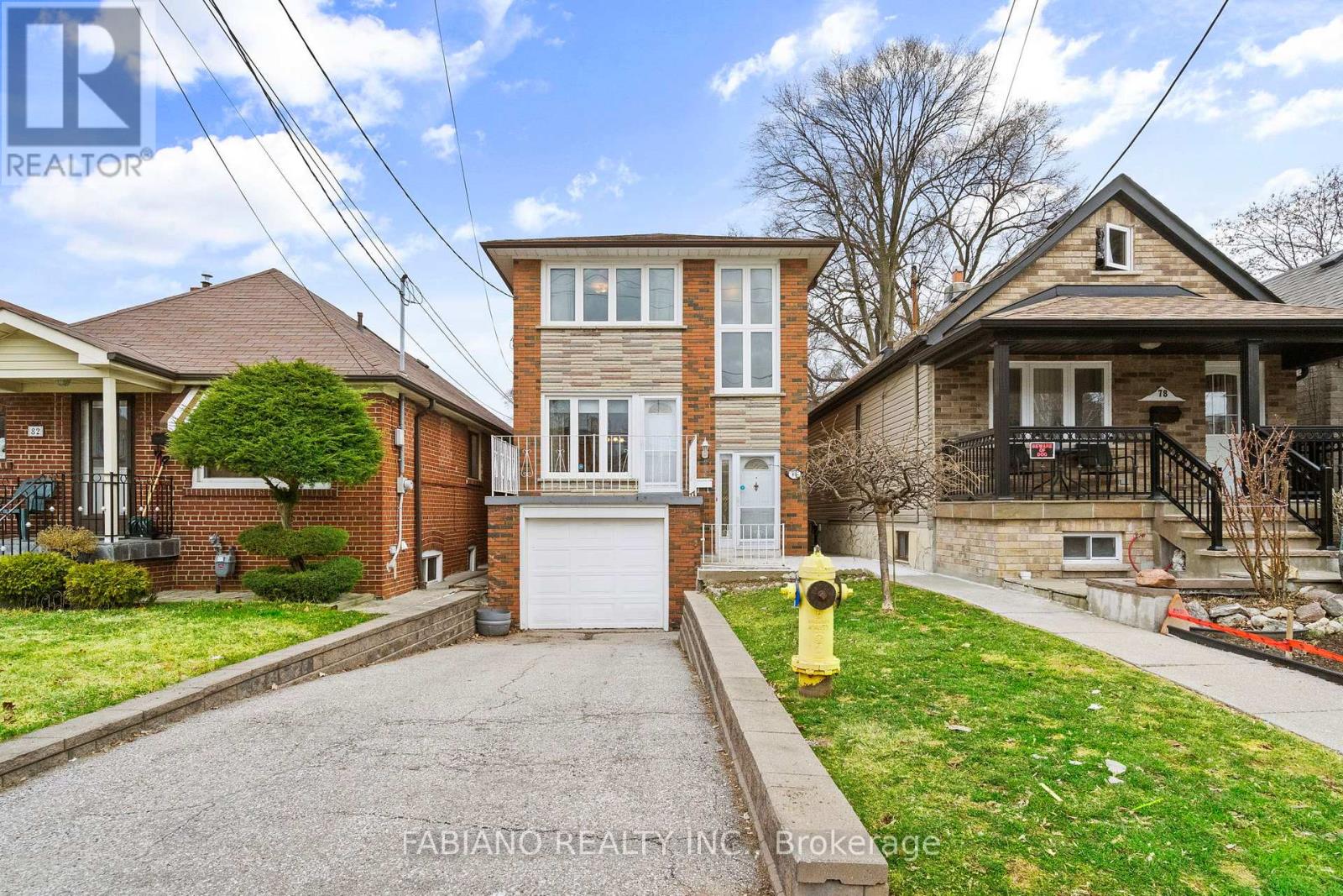 80 CAYUGA AVENUE, Toronto, Ontario