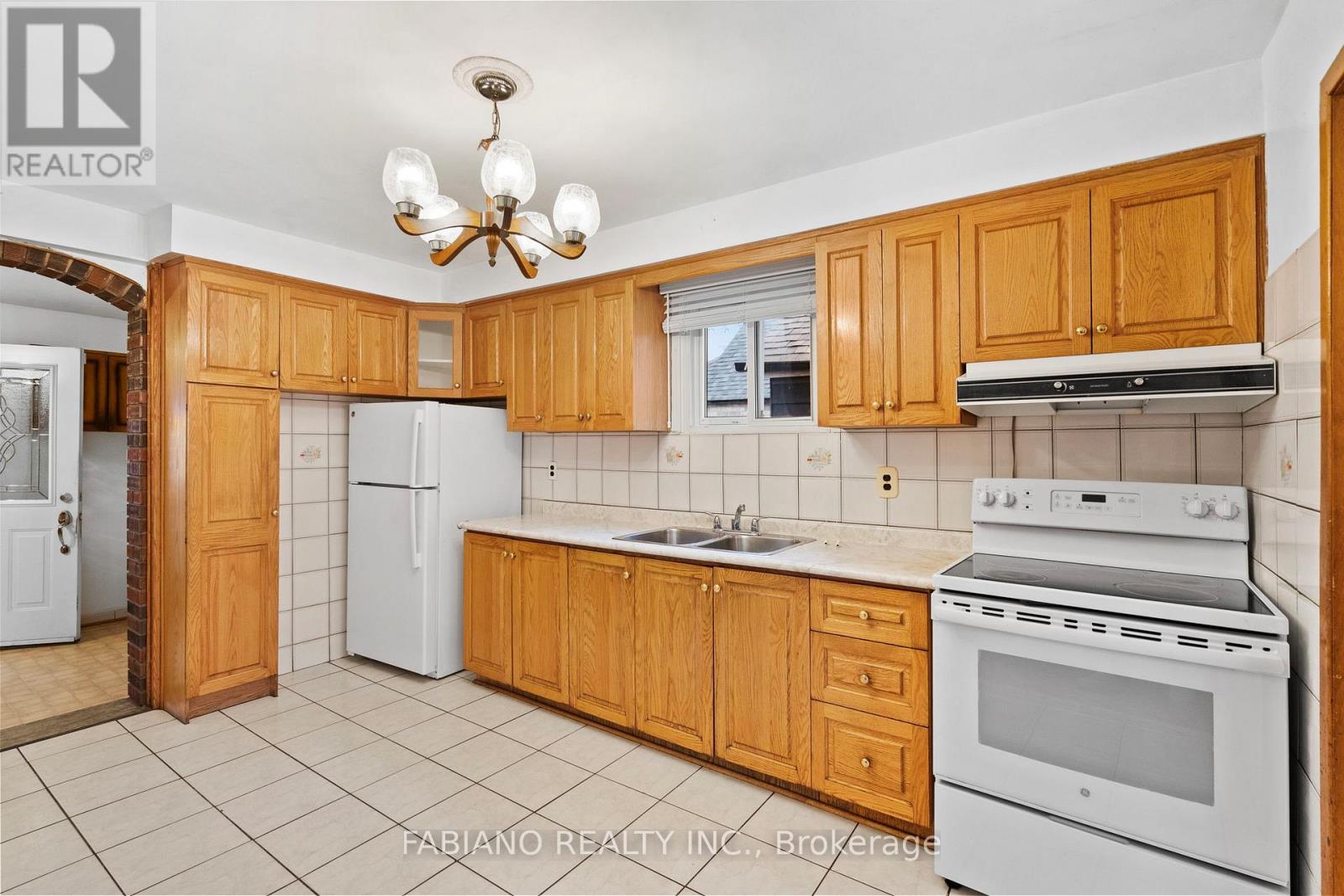 80 Cayuga Avenue, Toronto, Ontario  M6N 2G3 - Photo 11 - W12949034