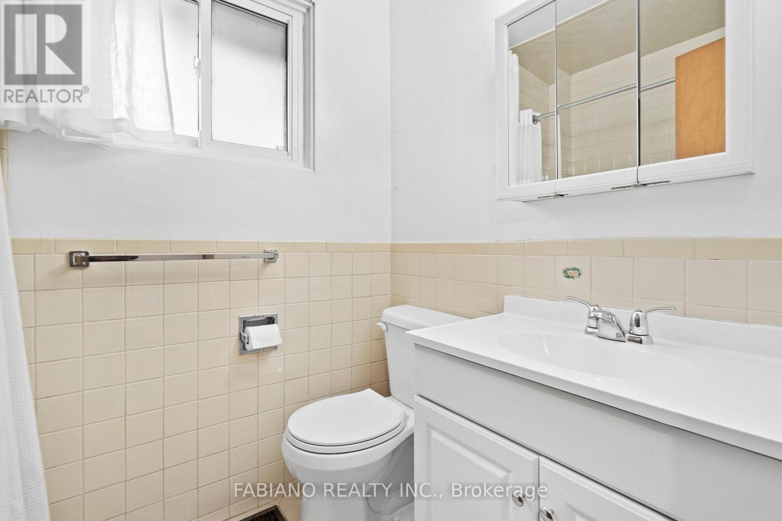 80 Cayuga Avenue, Toronto, Ontario  M6N 2G3 - Photo 24 - W12949034