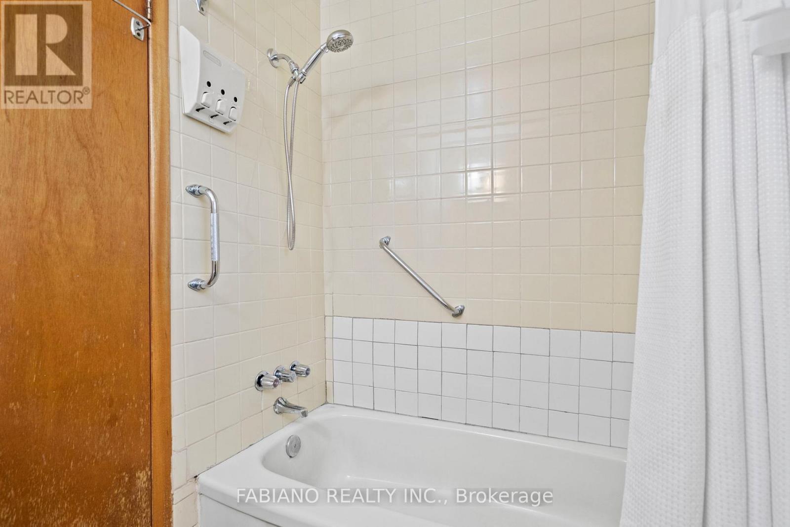 80 Cayuga Avenue, Toronto, Ontario  M6N 2G3 - Photo 25 - W12949034