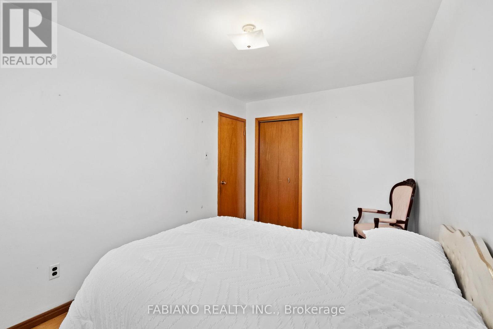 80 Cayuga Avenue, Toronto, Ontario  M6N 2G3 - Photo 27 - W12949034