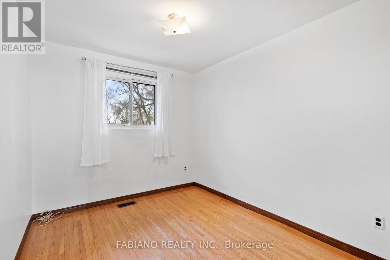 80 Cayuga Avenue, Toronto, Ontario  M6N 2G3 - Photo 28 - W12949034