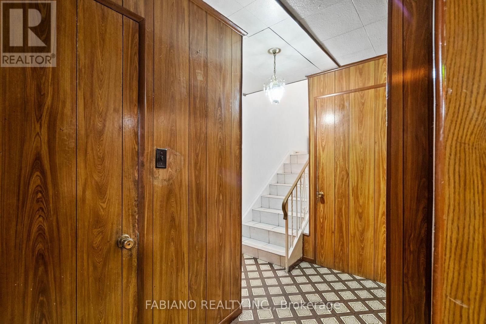 80 Cayuga Avenue, Toronto, Ontario  M6N 2G3 - Photo 30 - W12949034