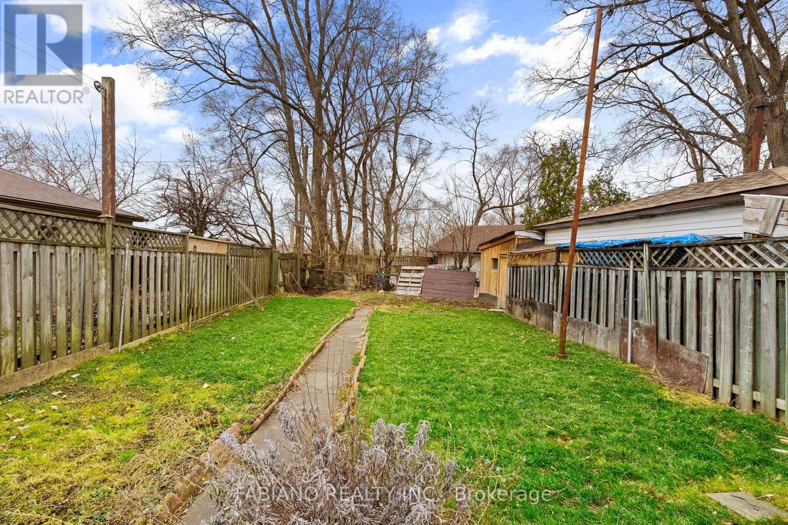 80 Cayuga Avenue, Toronto, Ontario  M6N 2G3 - Photo 38 - W12949034