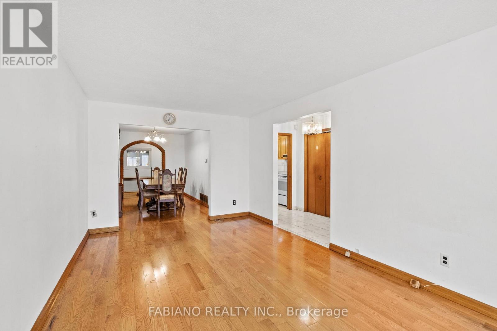 80 Cayuga Avenue, Toronto, Ontario  M6N 2G3 - Photo 8 - W12949034