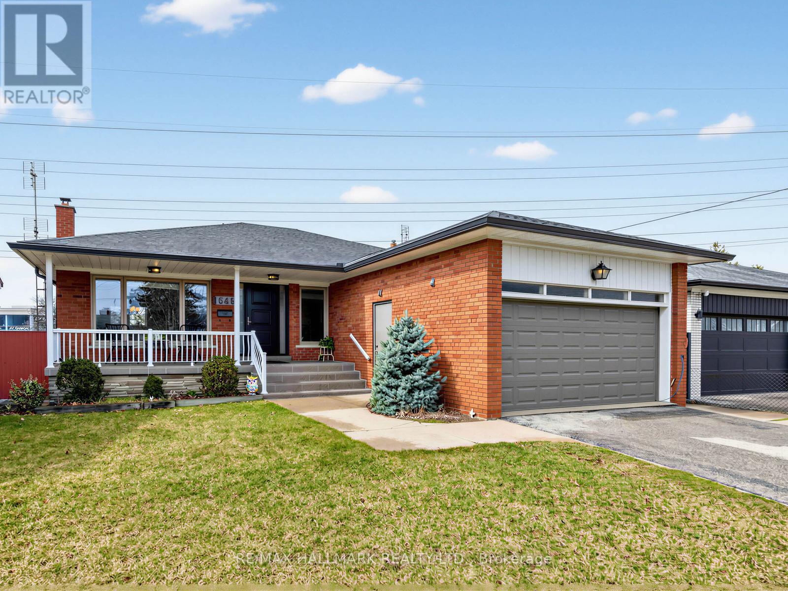 1649 Carletta Drive, Mississauga, Ontario  L4X 1E6 - Photo 2 - W12949048