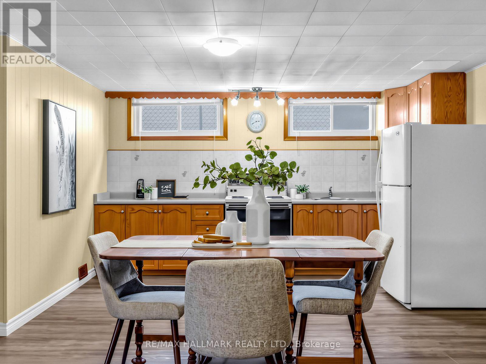 1649 Carletta Drive, Mississauga, Ontario  L4X 1E6 - Photo 21 - W12949048