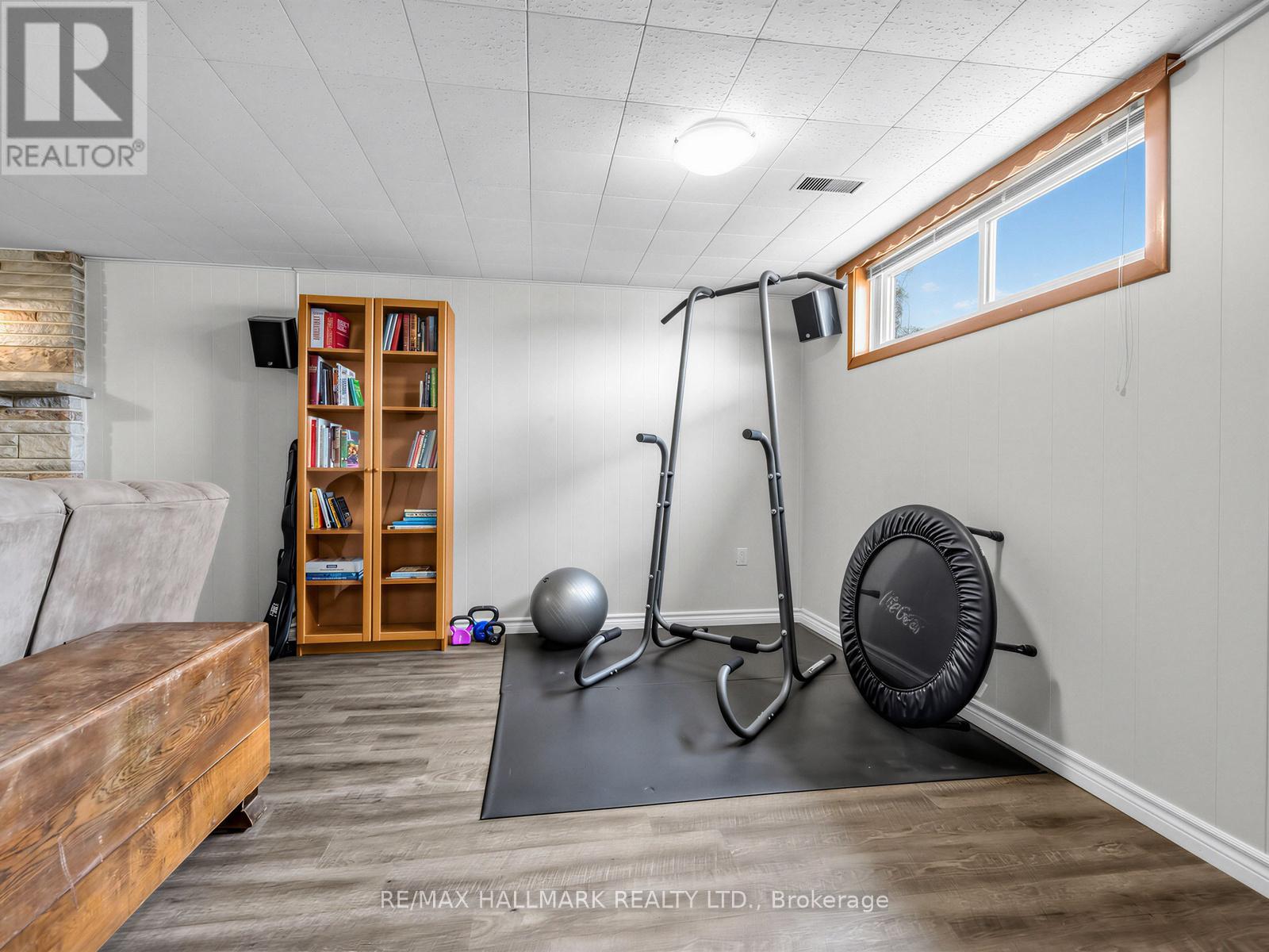 1649 Carletta Drive, Mississauga, Ontario  L4X 1E6 - Photo 27 - W12949048