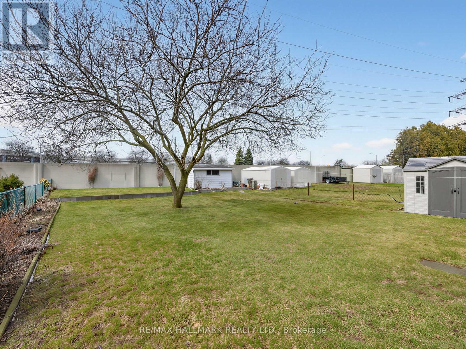 1649 Carletta Drive, Mississauga, Ontario  L4X 1E6 - Photo 32 - W12949048