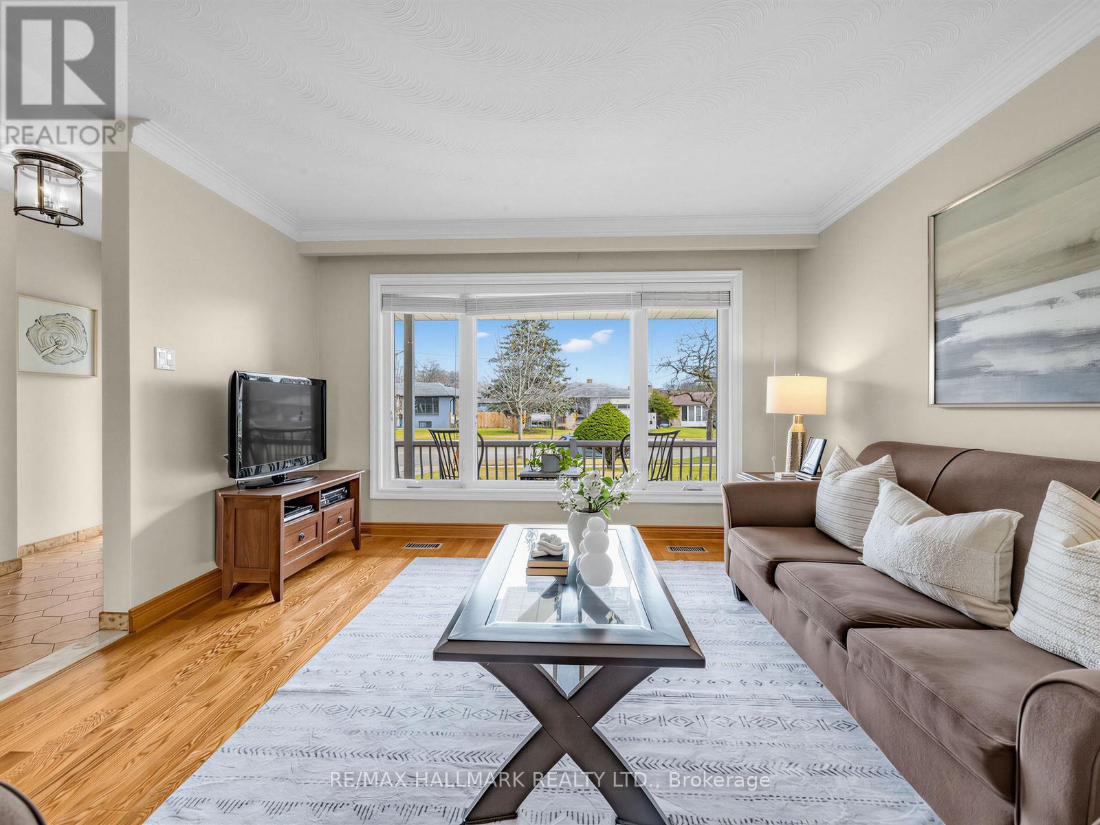 1649 Carletta Drive, Mississauga, Ontario  L4X 1E6 - Photo 5 - W12949048