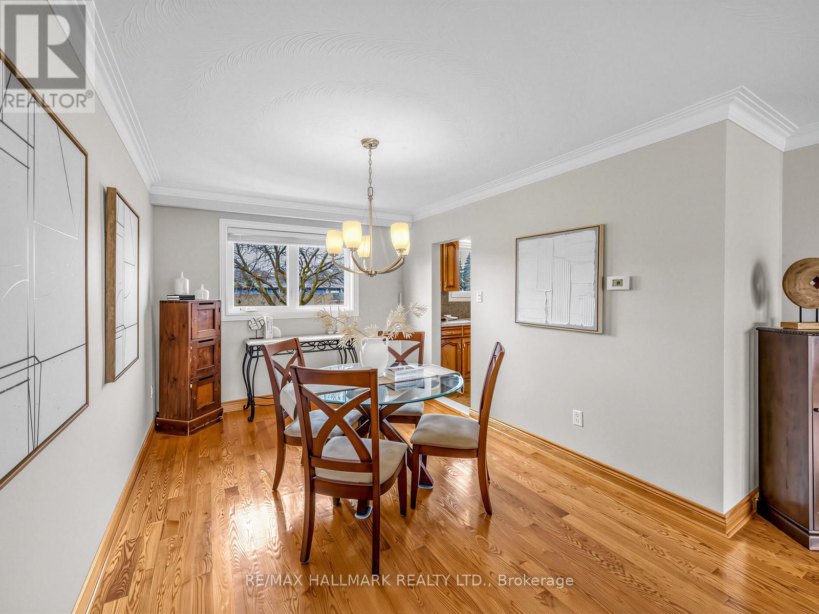 1649 Carletta Drive, Mississauga, Ontario  L4X 1E6 - Photo 9 - W12949048