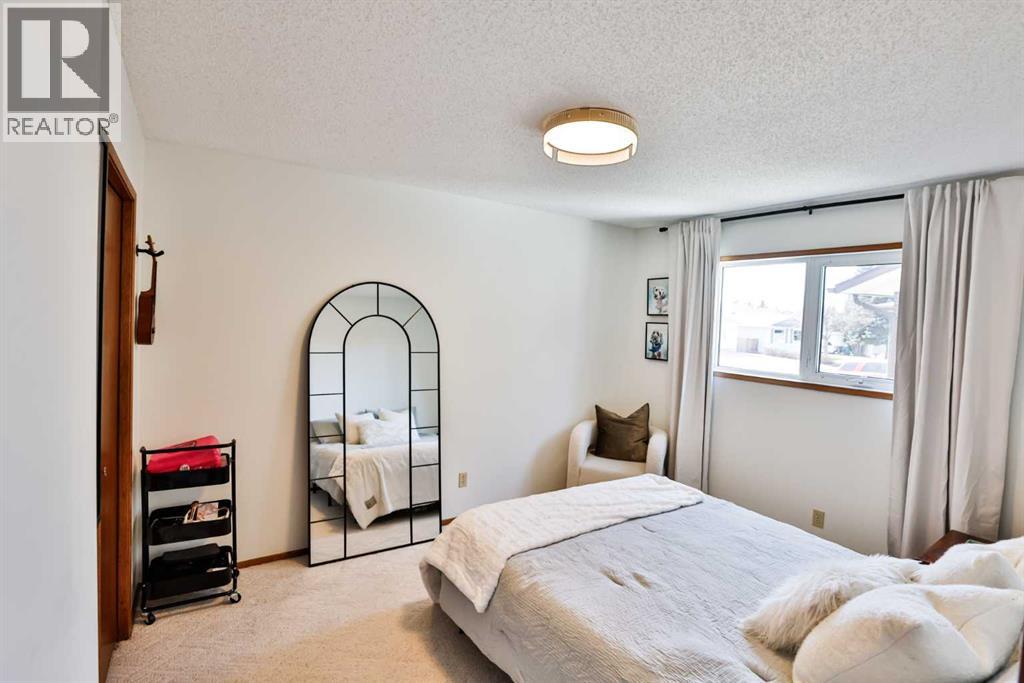 104 Elm Crescent S, Lethbridge, Alberta  T1K 4X1 - Photo 18 - A2295381