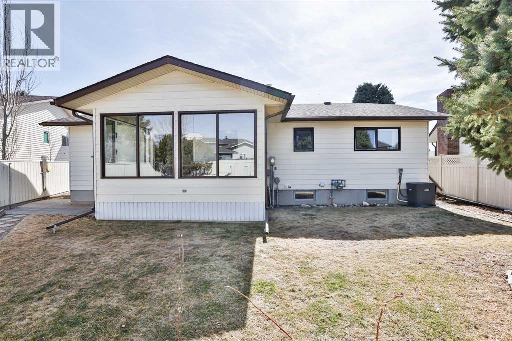 104 Elm Crescent S, Lethbridge, Alberta  T1K 4X1 - Photo 3 - A2295381