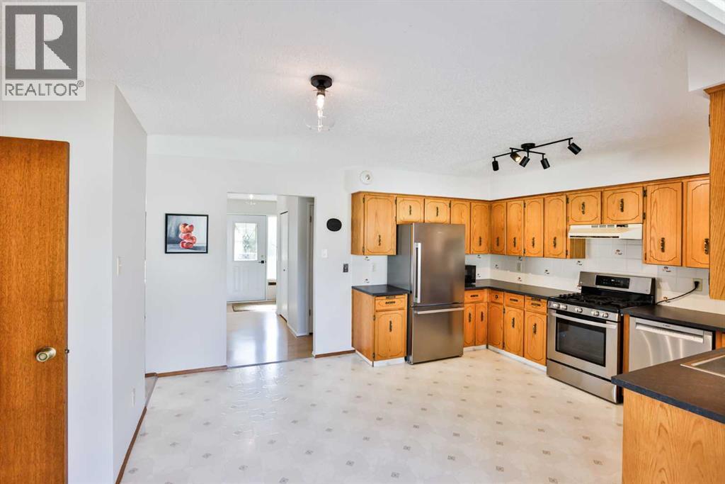 104 Elm Crescent S, Lethbridge, Alberta  T1K 4X1 - Photo 13 - A2295381