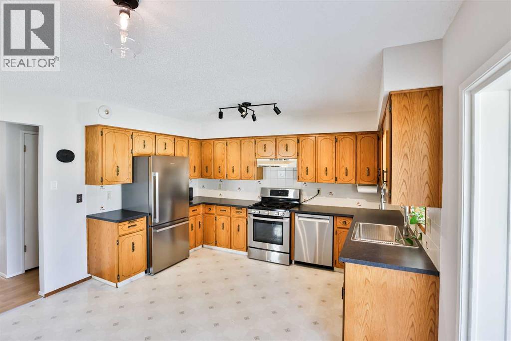 104 Elm Crescent S, Lethbridge, Alberta  T1K 4X1 - Photo 12 - A2295381