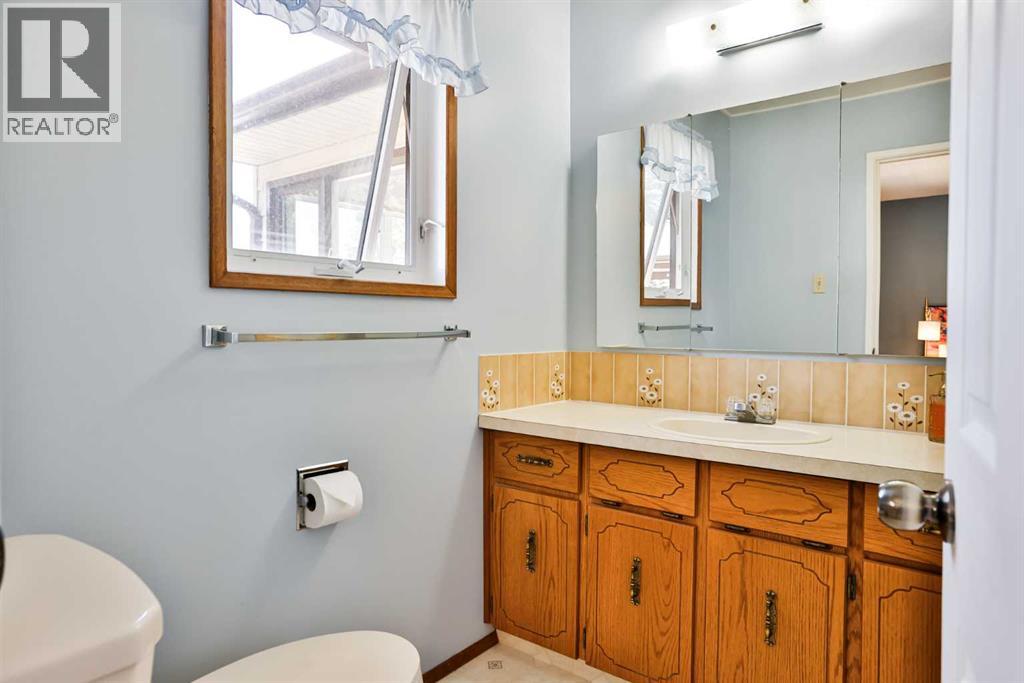 104 Elm Crescent S, Lethbridge, Alberta  T1K 4X1 - Photo 20 - A2295381