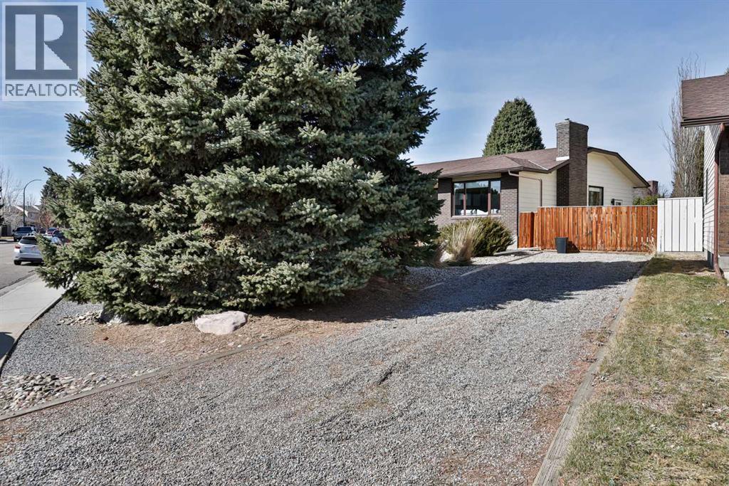 104 Elm Crescent S, Lethbridge, Alberta  T1K 4X1 - Photo 35 - A2295381