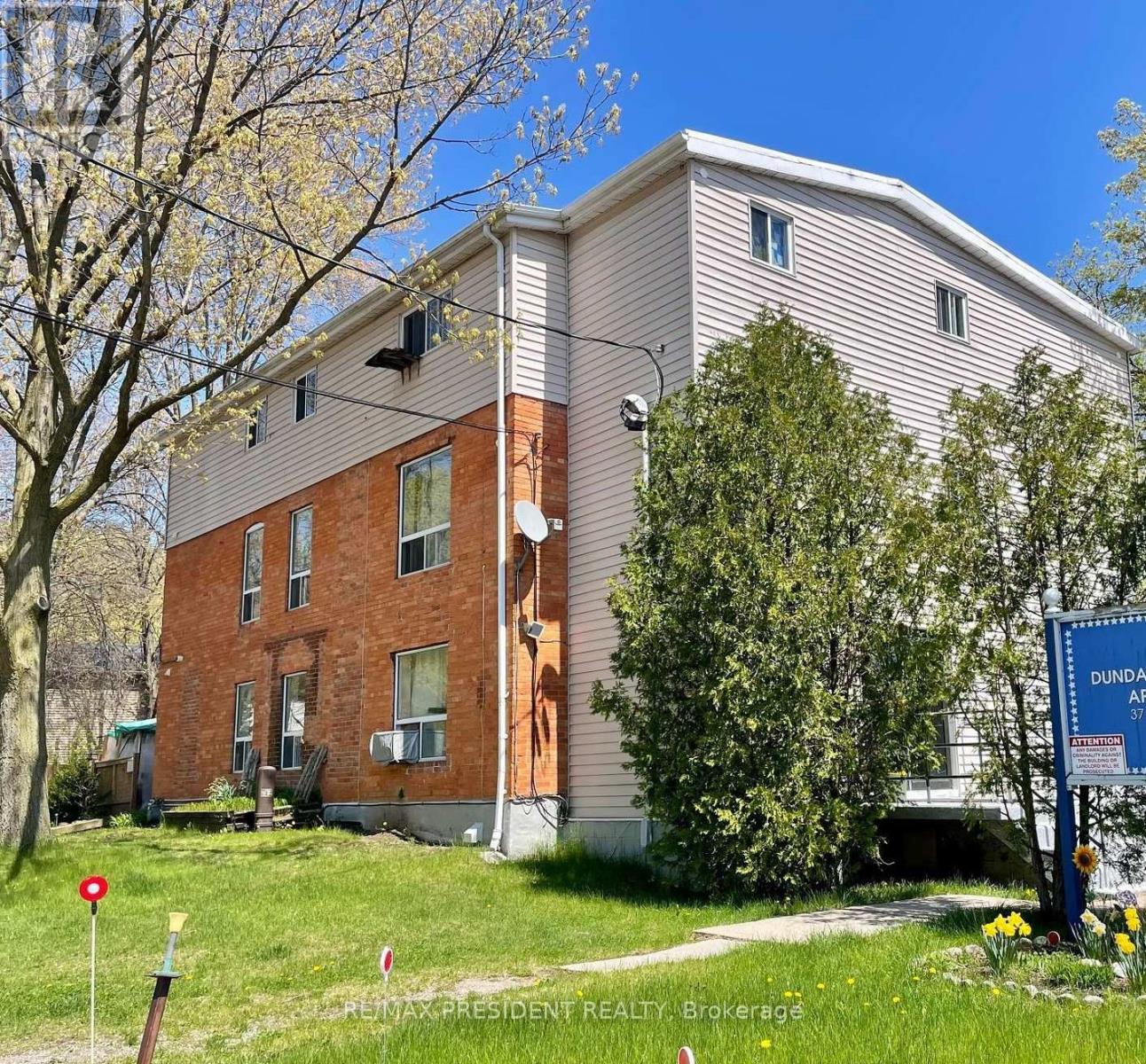 37 Bond Street S, Hamilton, Ontario  L9H 3H2 - Photo 4 - X12948882