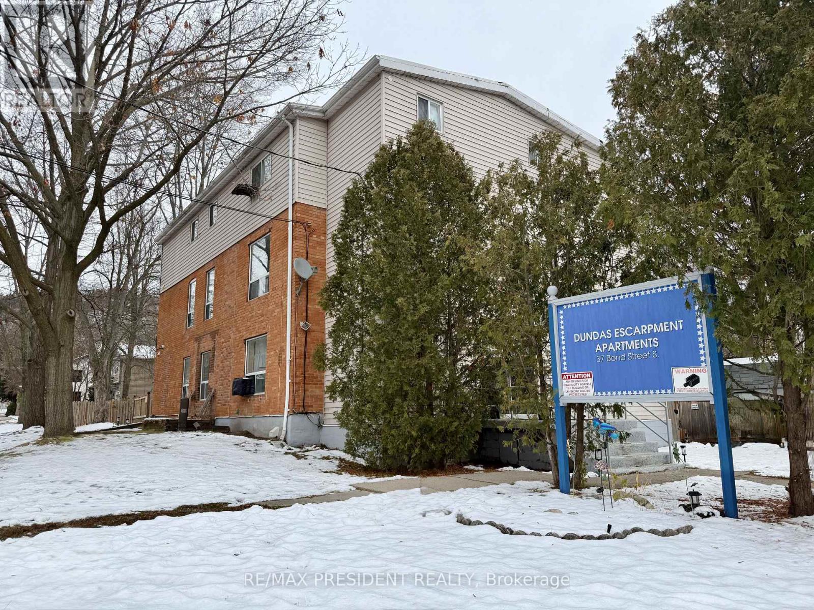 37 BOND STREET S, Hamilton, Ontario