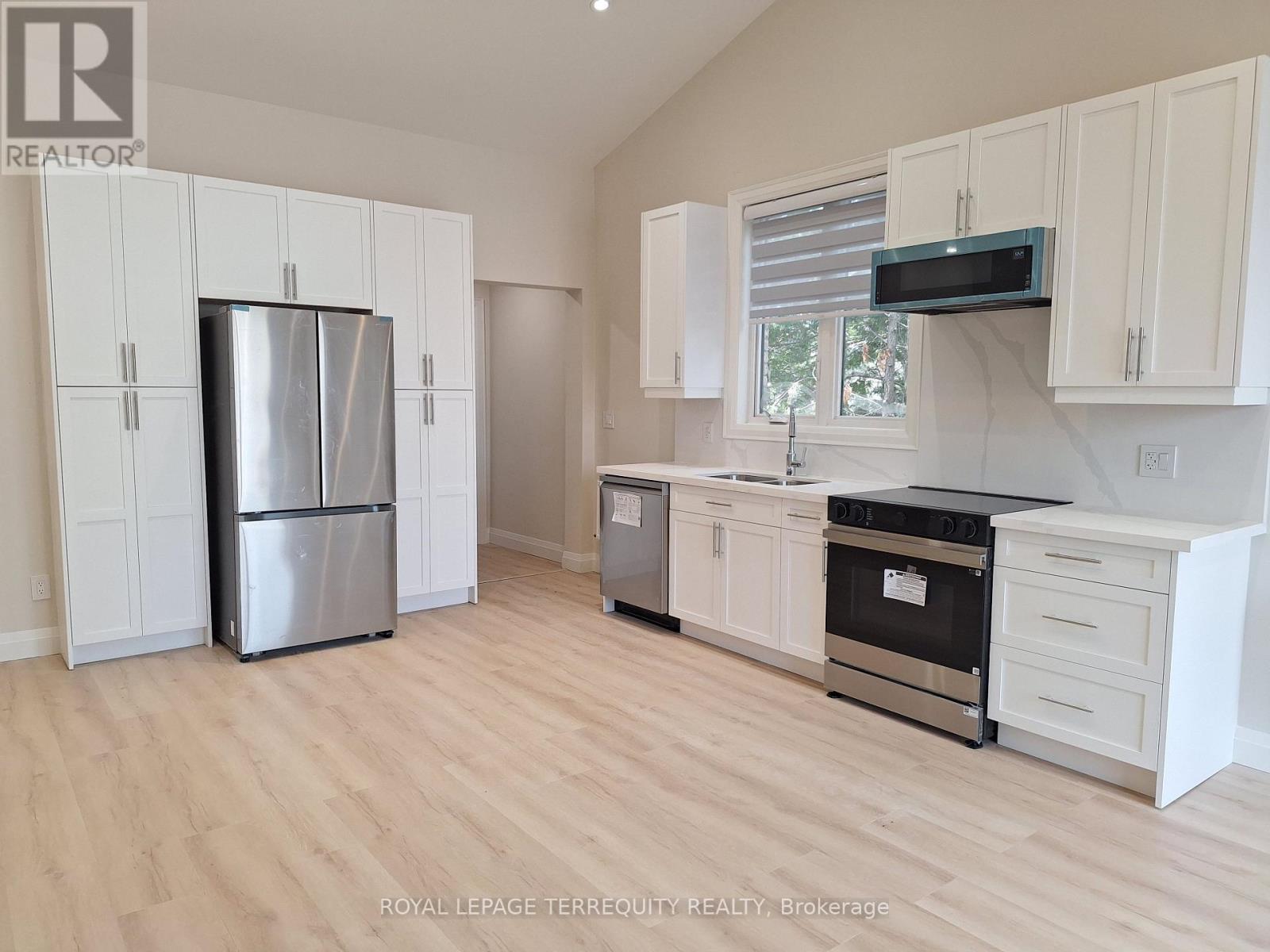 2 - 165 Bay Street E, Blue Mountains, Ontario  N0H 2P0 - Photo 4 - X12948966