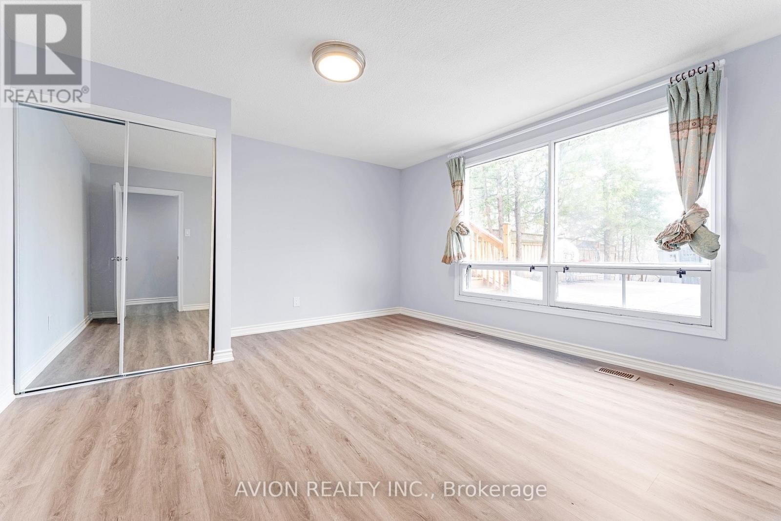 61 Alamosa Drive, Toronto, Ontario  M2J 2N8 - Photo 25 - C12948690