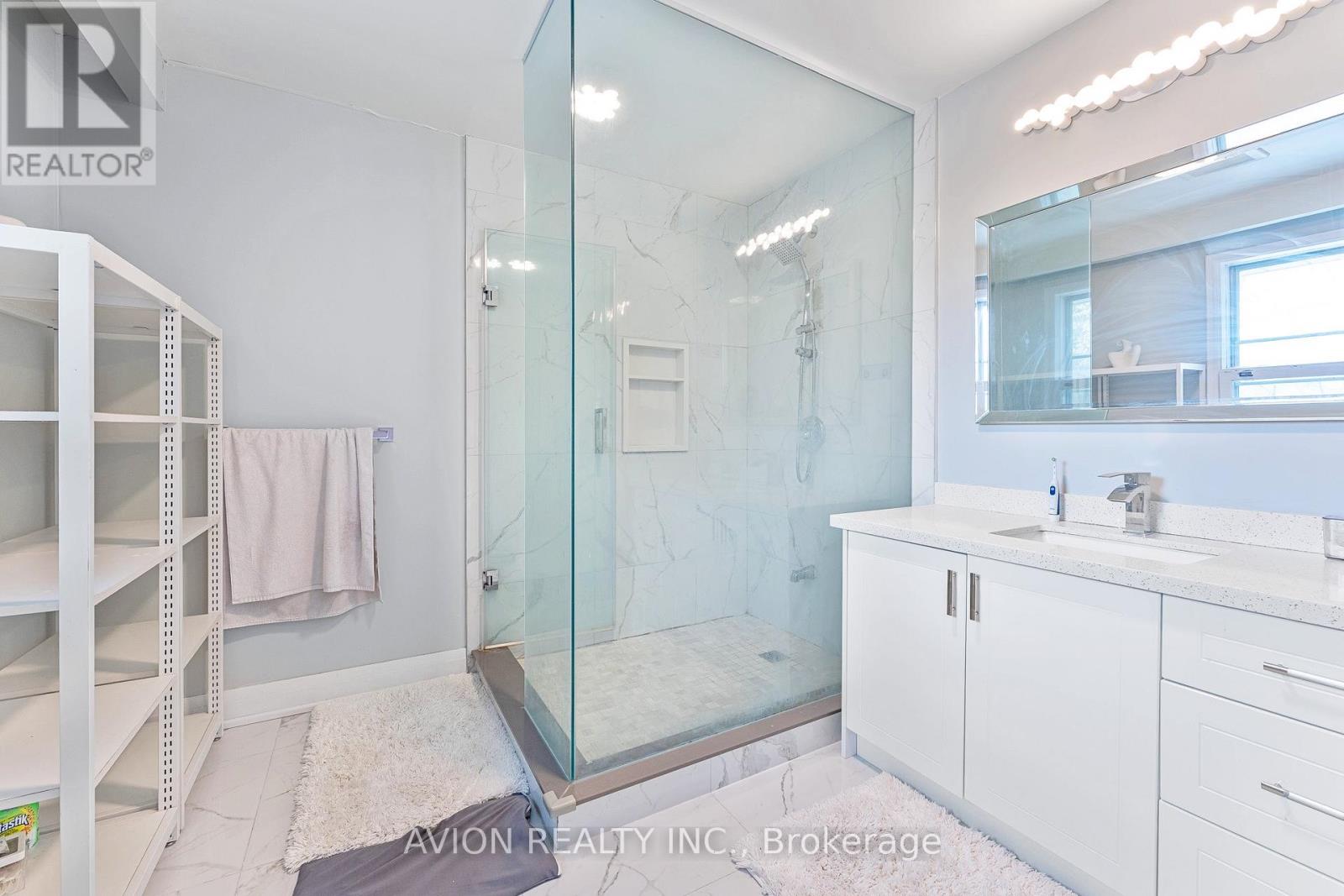 61 Alamosa Drive, Toronto, Ontario  M2J 2N8 - Photo 16 - C12948690