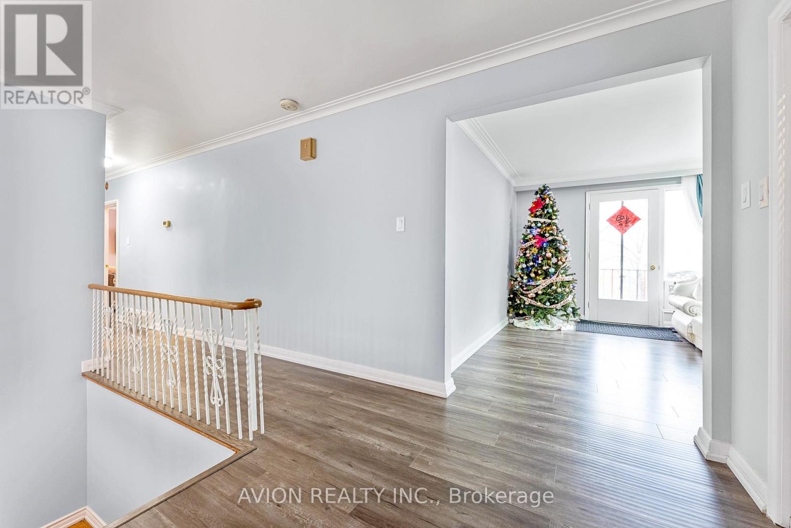 61 Alamosa Drive, Toronto, Ontario  M2J 2N8 - Photo 5 - C12948690