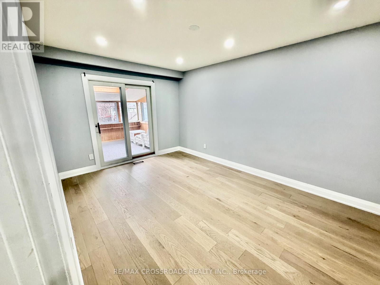 804 Fairview Avenue, Pickering, Ontario  L1W 1M8 - Photo 11 - E12907658