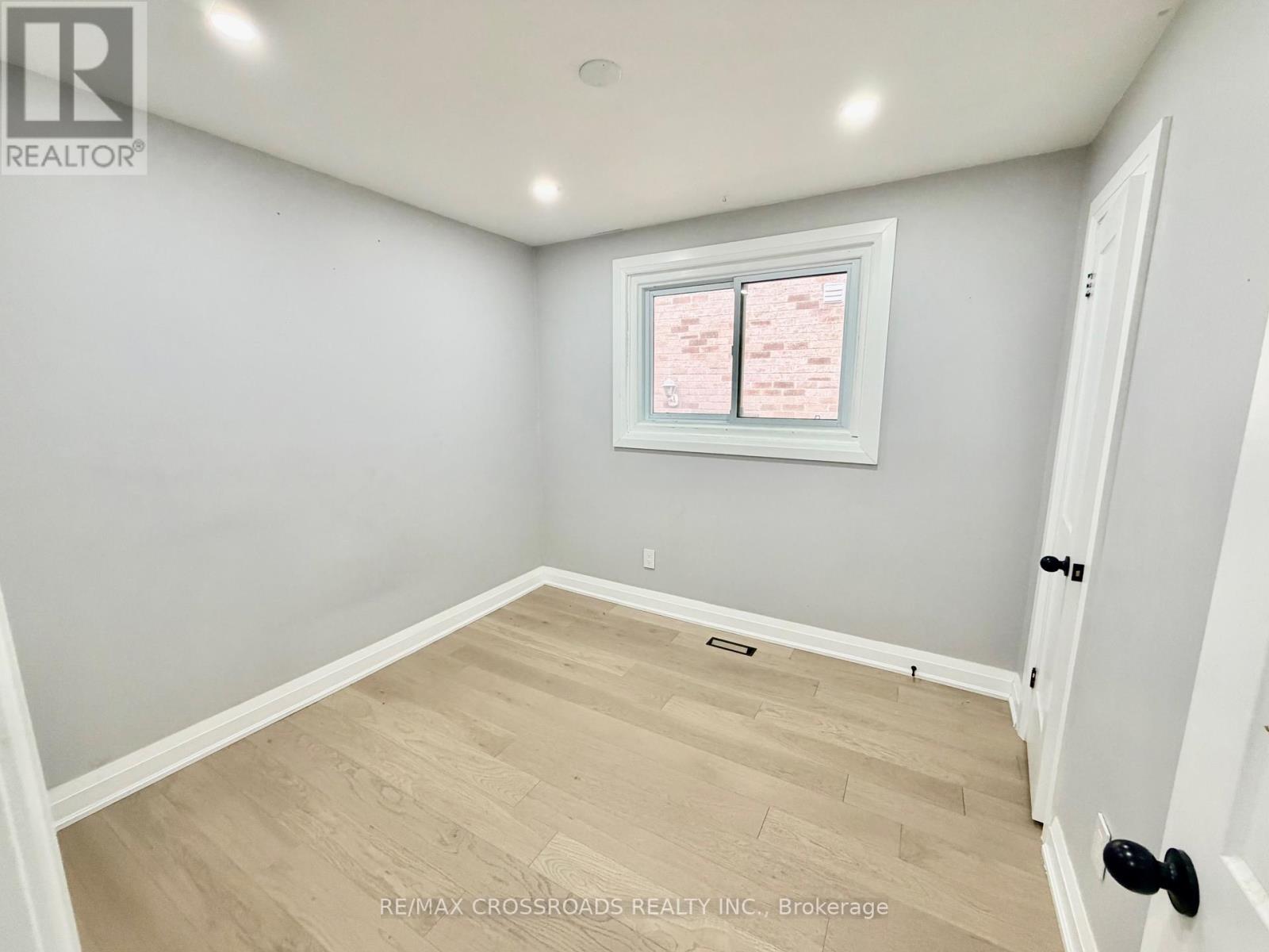 804 Fairview Avenue, Pickering, Ontario  L1W 1M8 - Photo 8 - E12907658