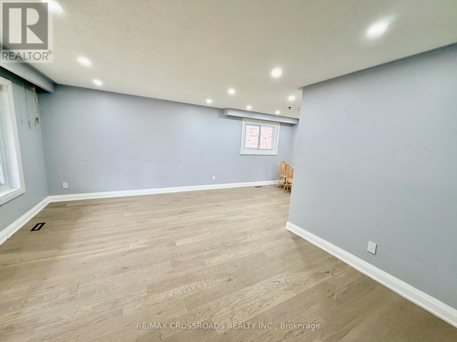 804 Fairview Avenue, Pickering, Ontario  L1W 1M8 - Photo 3 - E12907658