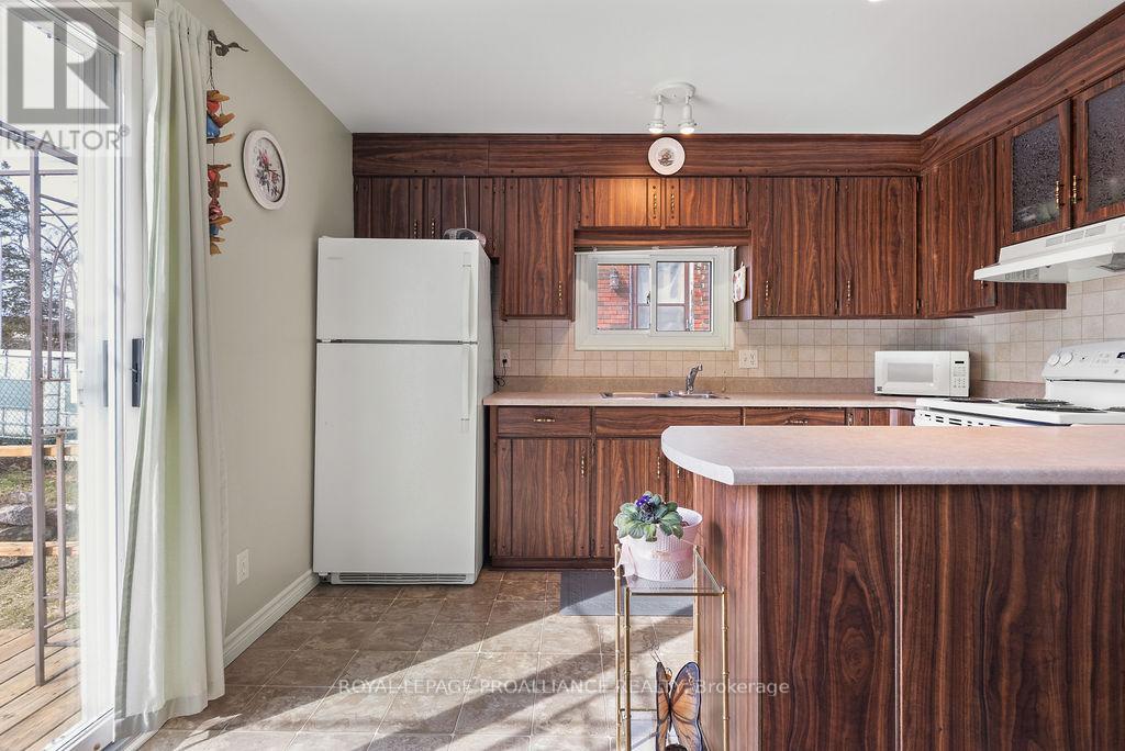 19 Orchard Drive, Belleville, Ontario  K8P 2K2 - Photo 11 - X12949110