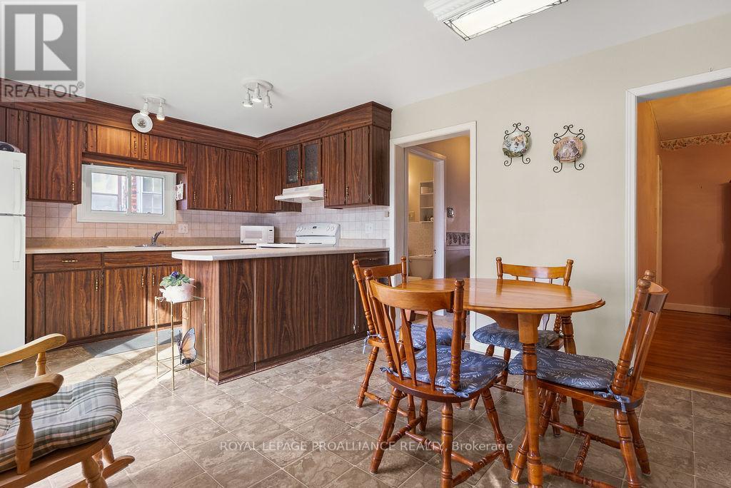 19 Orchard Drive, Belleville, Ontario  K8P 2K2 - Photo 9 - X12949110