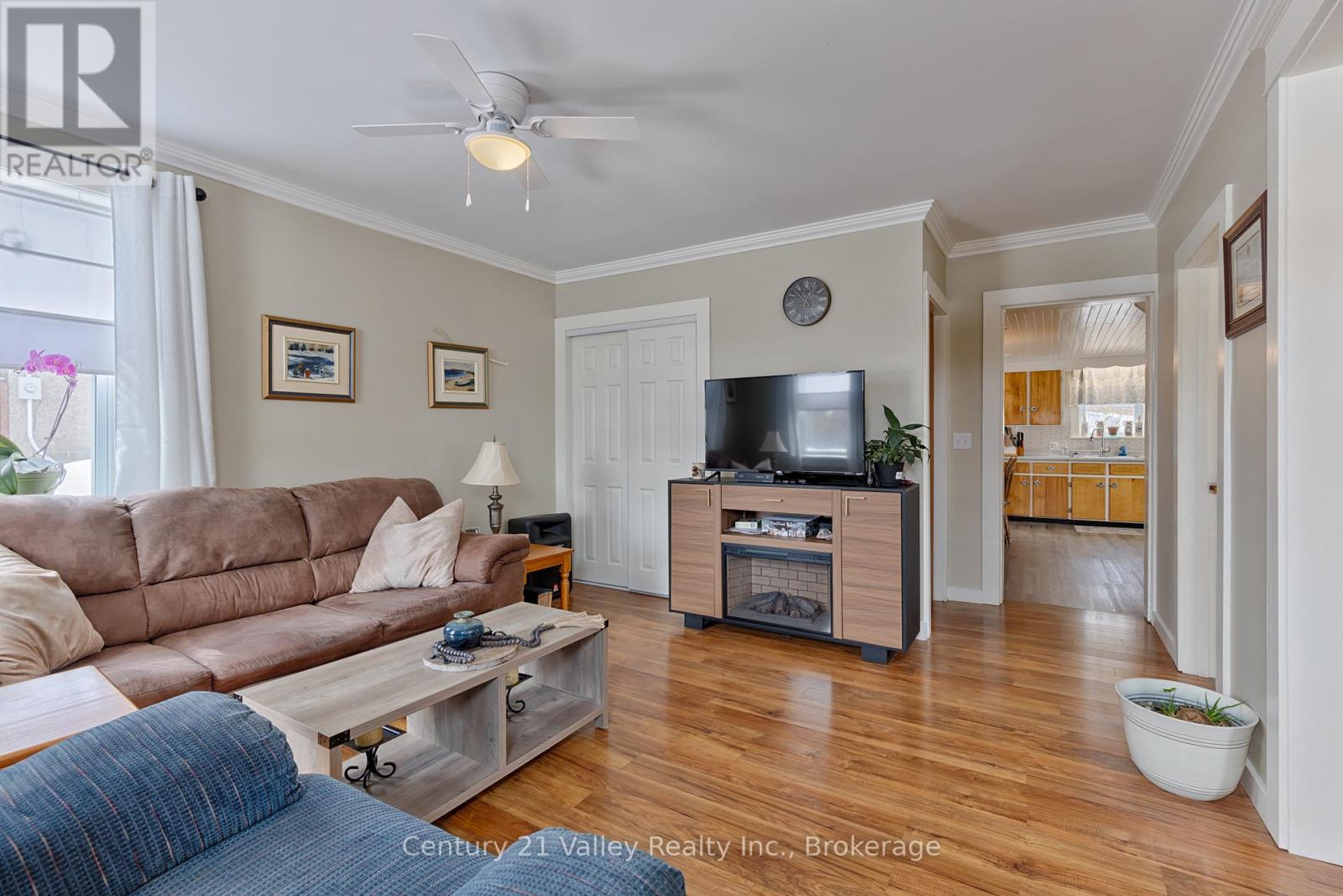 82 Bonnechere Street E, Bonnechere Valley, Ontario  K0J 1T0 - Photo 10 - X12949086