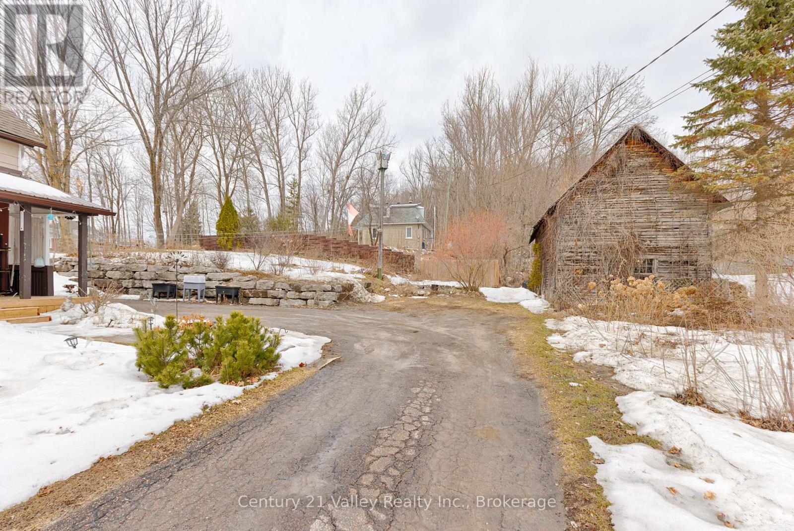 82 Bonnechere Street E, Bonnechere Valley, Ontario  K0J 1T0 - Photo 2 - X12949086