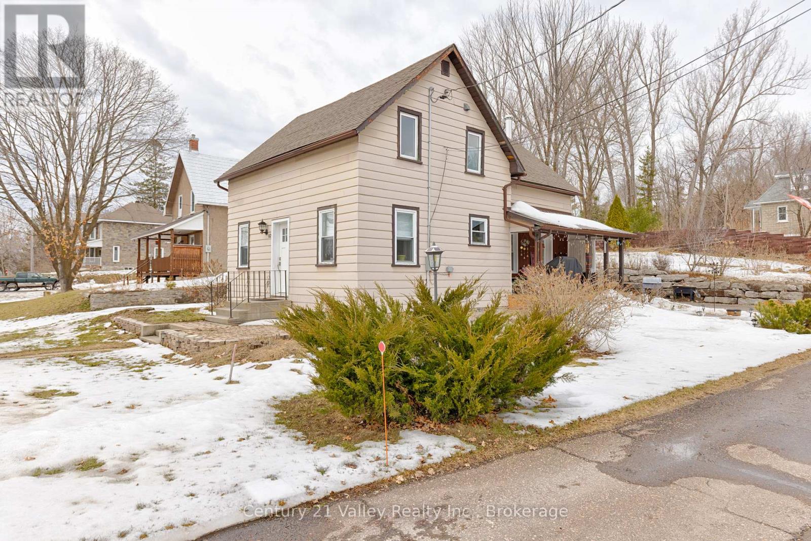 82 Bonnechere Street E, Bonnechere Valley, Ontario  K0J 1T0 - Photo 36 - X12949086