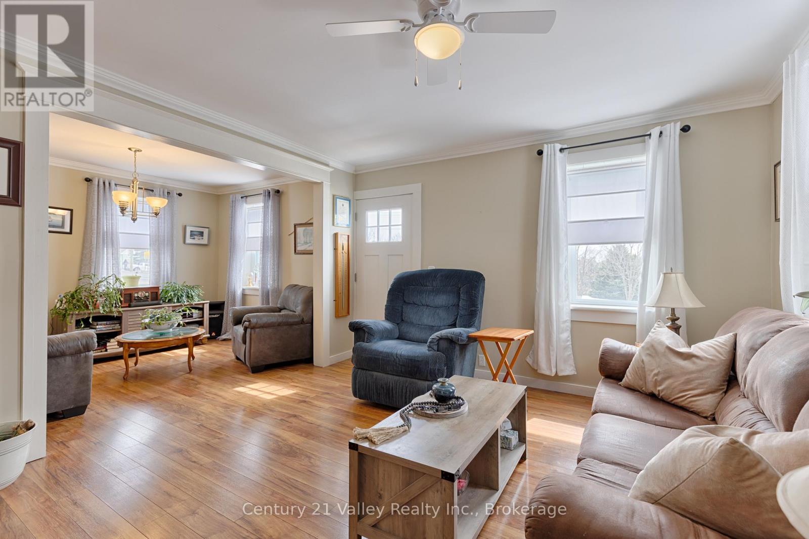 82 Bonnechere Street E, Bonnechere Valley, Ontario  K0J 1T0 - Photo 4 - X12949086