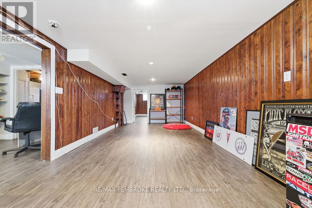 2 Oelke Street, Petawawa, Ontario  K8H 1Z7 - Photo 19 - X12949120