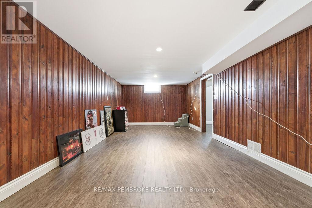 2 Oelke Street, Petawawa, Ontario  K8H 1Z7 - Photo 20 - X12949120