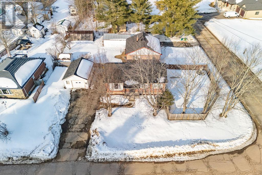 2 Oelke Street, Petawawa, Ontario  K8H 1Z7 - Photo 24 - X12949120