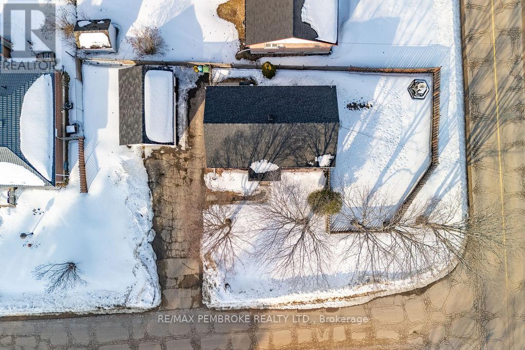 2 Oelke Street, Petawawa, Ontario  K8H 1Z7 - Photo 25 - X12949120