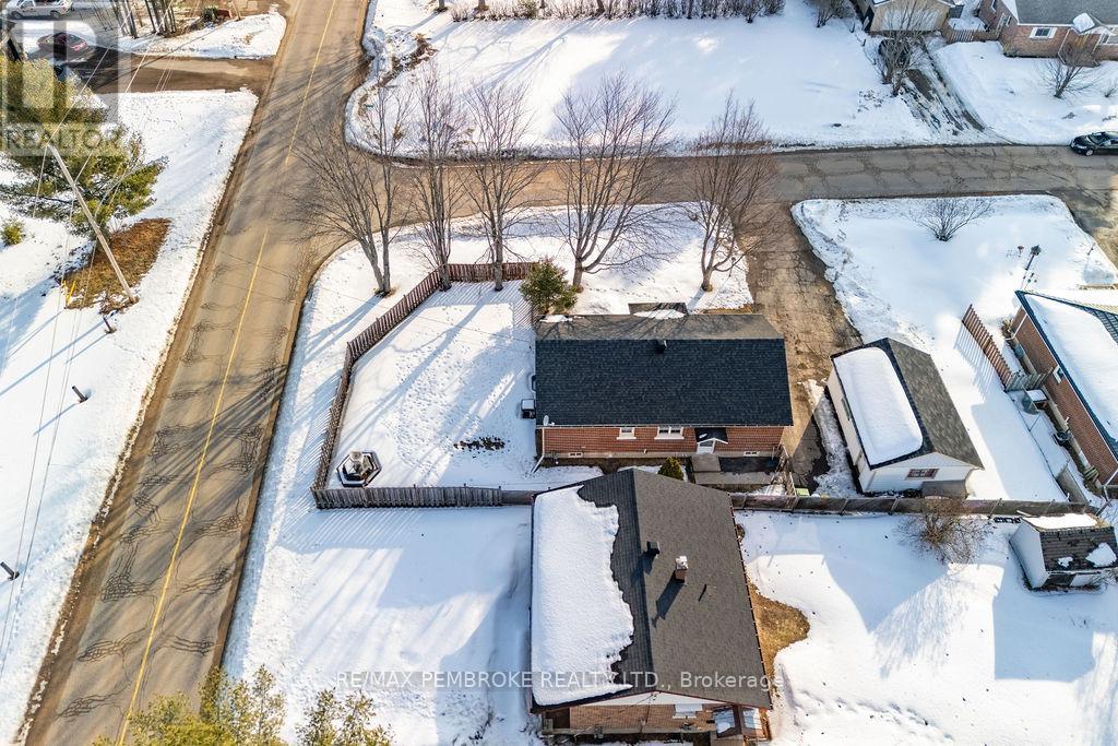 2 Oelke Street, Petawawa, Ontario  K8H 1Z7 - Photo 26 - X12949120