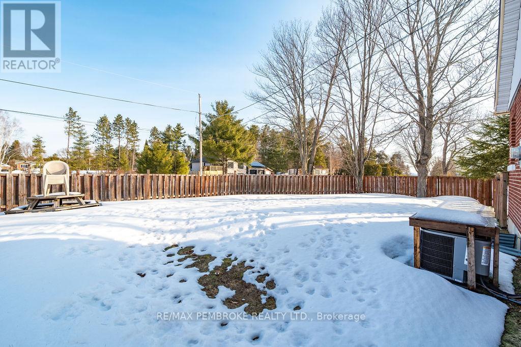 2 Oelke Street, Petawawa, Ontario  K8H 1Z7 - Photo 30 - X12949120