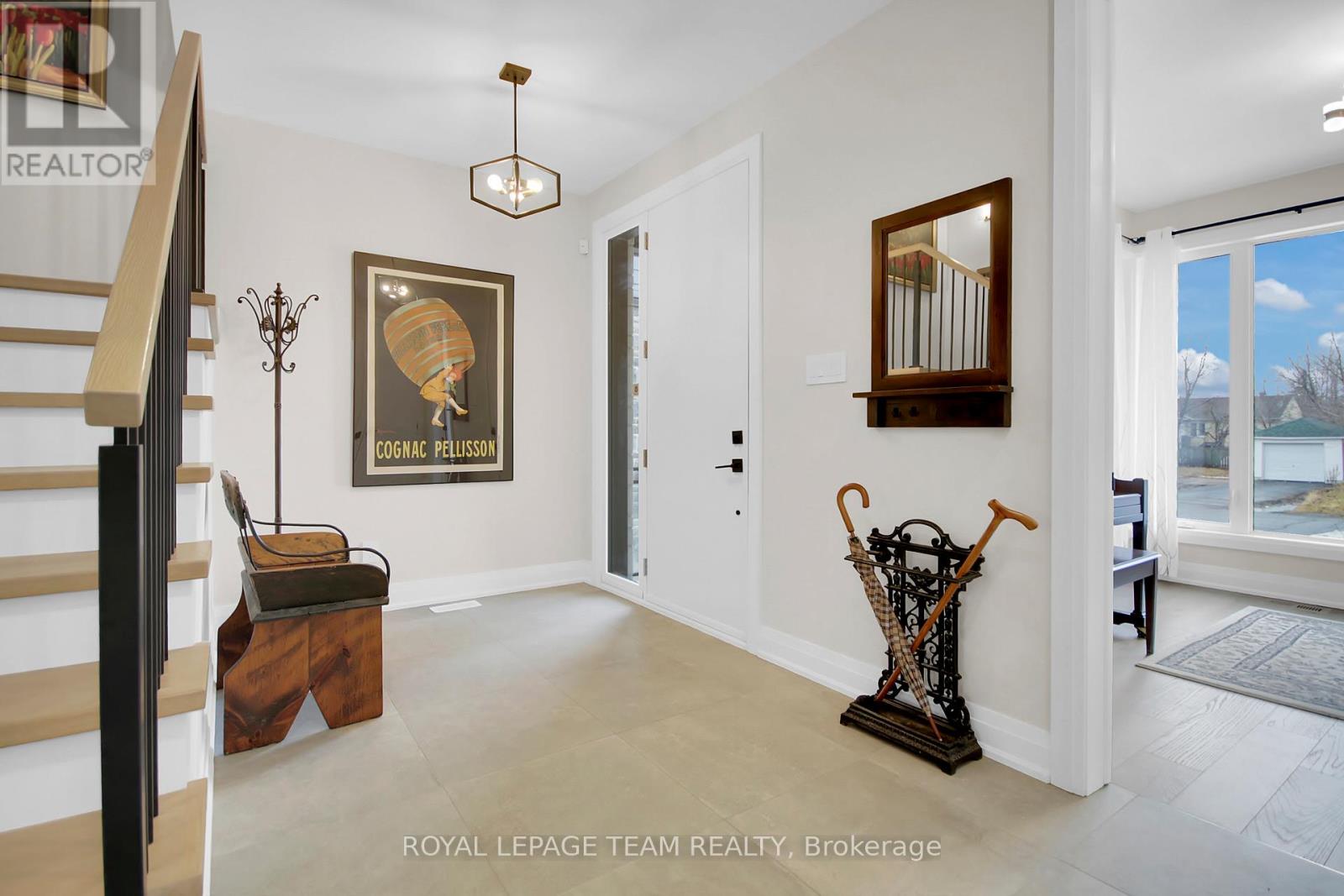 62 Rossland Avenue, Ottawa, Ontario  K2G 2K6 - Photo 3 - X12949082